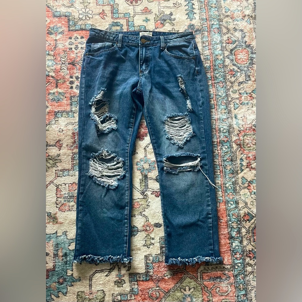Blue Turtle sustainable  distressed cropped boyfriend jeans size 3 medium rise